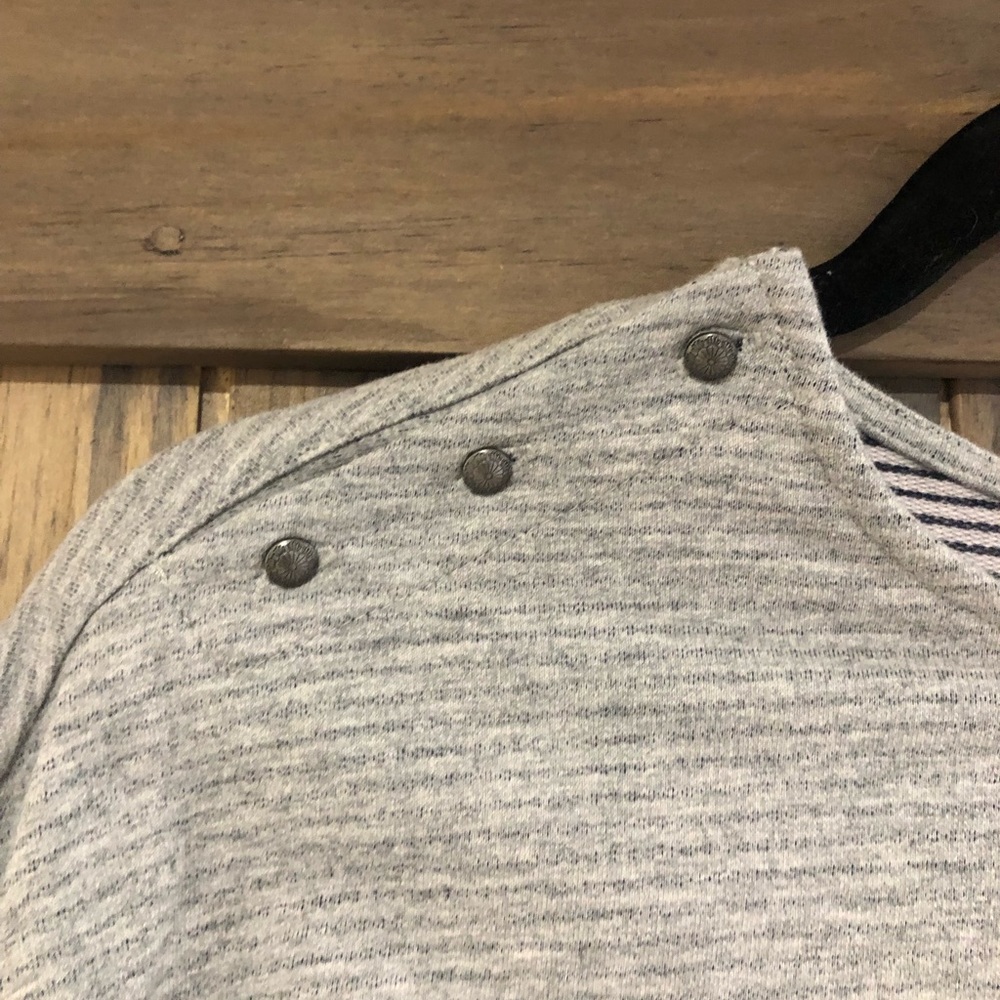 NWOT! Roxy Crop Sweatshirt - Picture 3 of 5